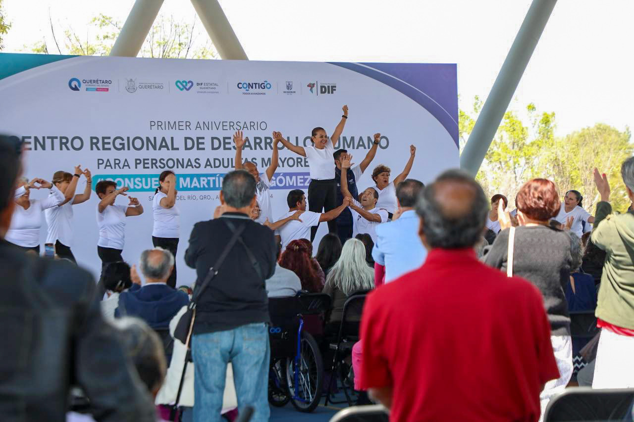 Celebración del Primer Aniversario del Centro Regional de Desarrollo Humano “Consuelo Martínez de Gómez” en San Juan del Río.